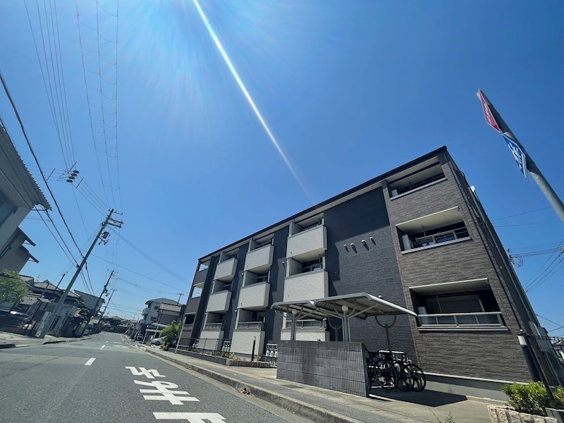 姫路市飾磨区英賀宮町のアパートの建物外観