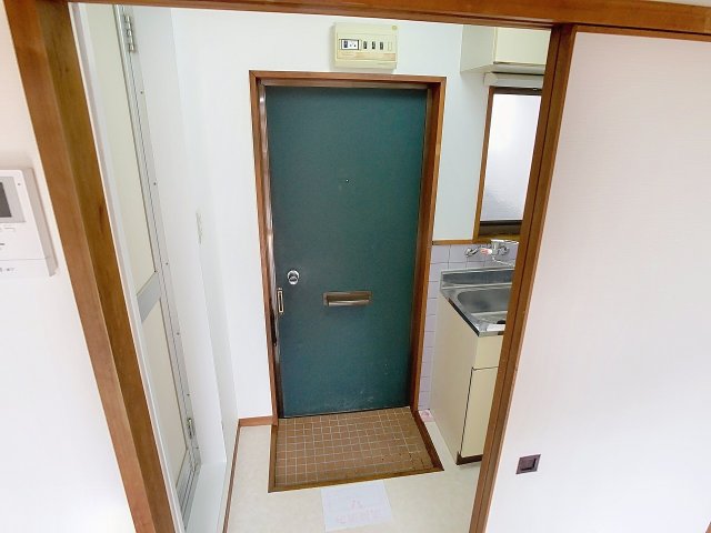 玄関　2025年3月撮影※現況を優先致します。