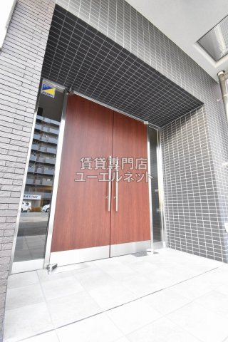 【大阪市淀川区新北野のマンションのエントランス】