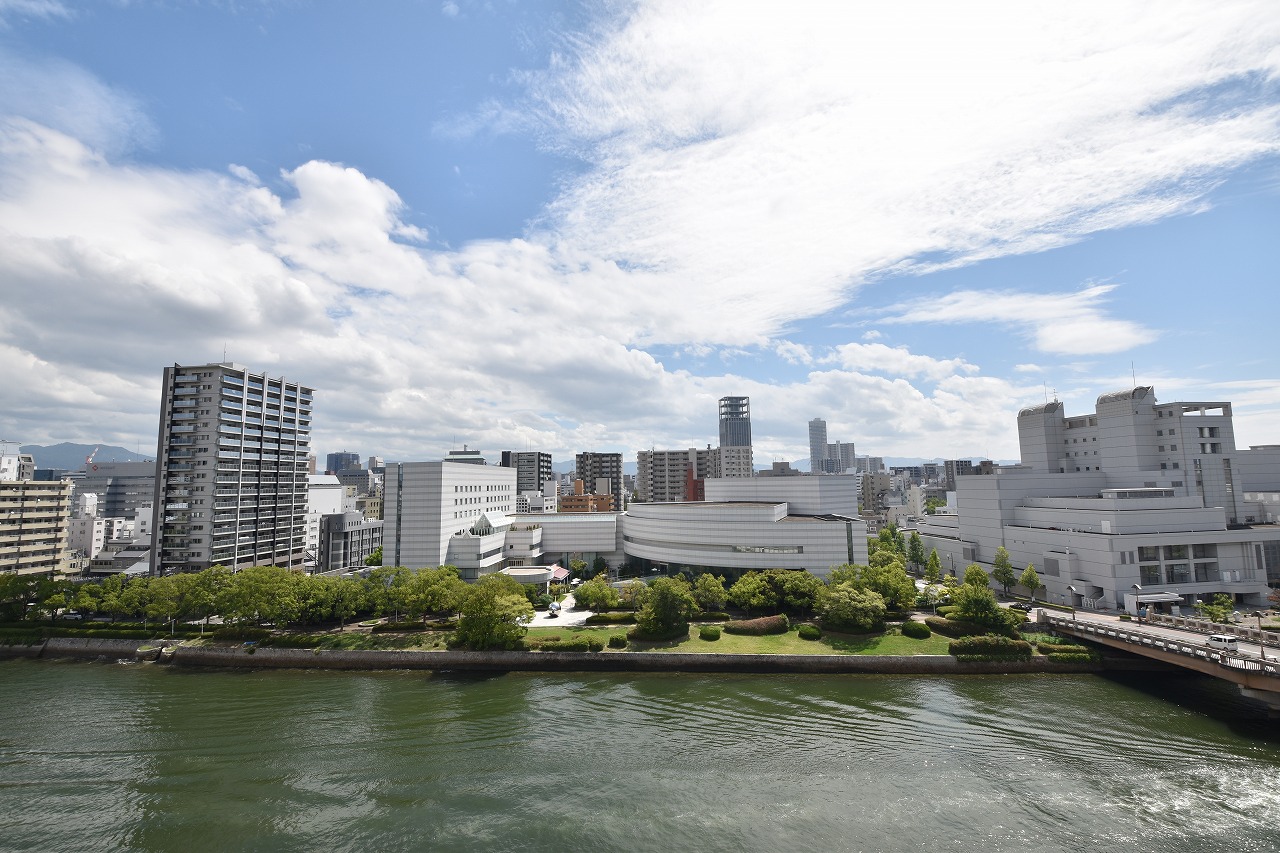 【広島市中区河原町のマンションのバルコニー】