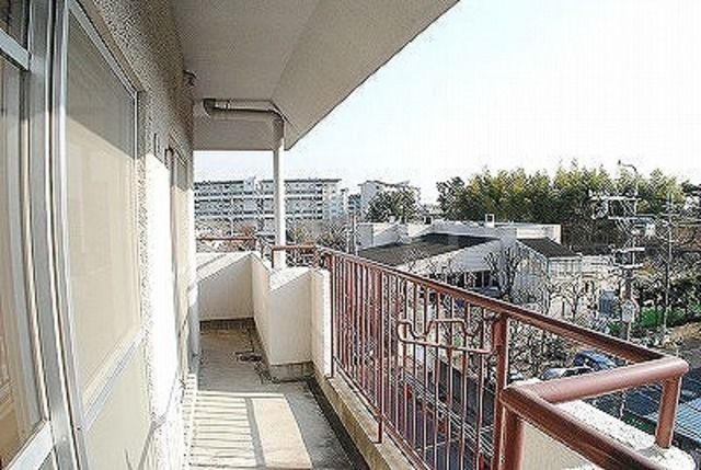 【吹田市山田西のマンションのバルコニー】