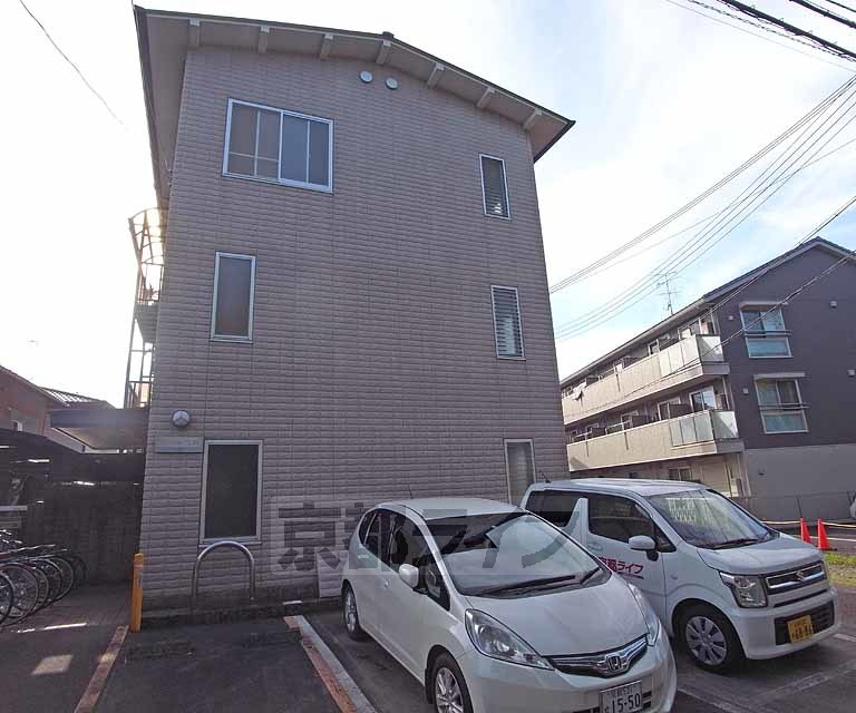 京都市左京区北白川西町のマンションの建物外観