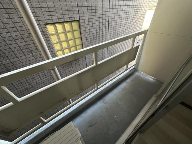 【横浜市港北区日吉本町のマンションのバルコニー】