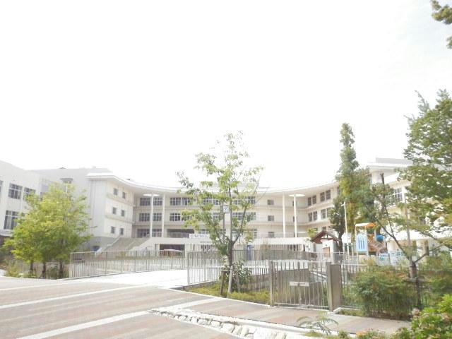 【守山市勝部のアパートの小学校】