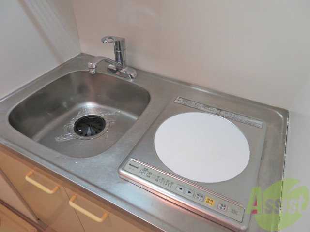 キッチン　こちらはキッチンです。一人暮らしには丁度いいサイズ。