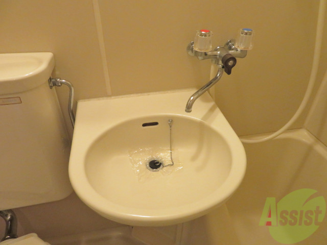 洗面設備　洗面台はこちら。朝の身支度はここでばっちり。