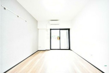 居室・リビング　内観1