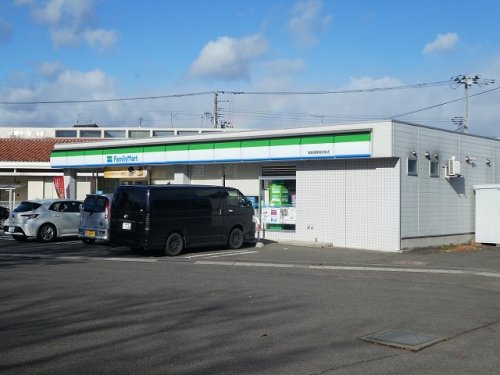 コンビニ　ファミリーマート 福島商業高校前店（コンビニ）まで864m