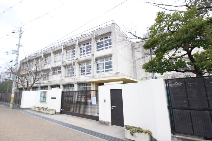 中学校　金岡中学校（中学校）まで850m