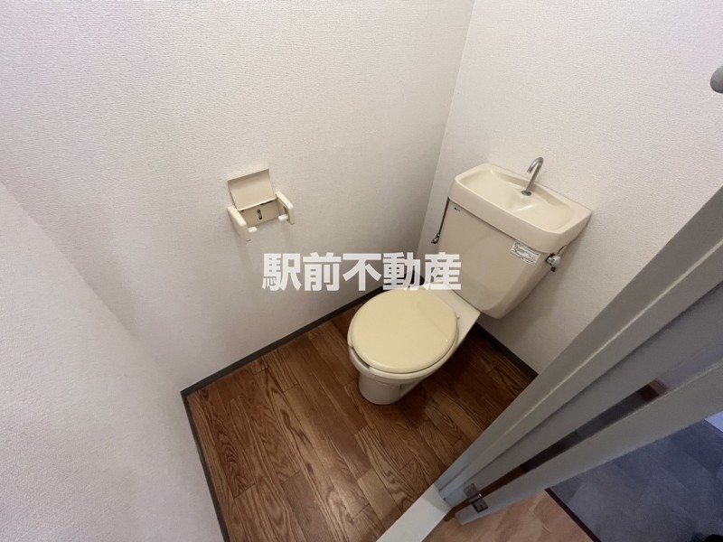 トイレ　別部屋類似