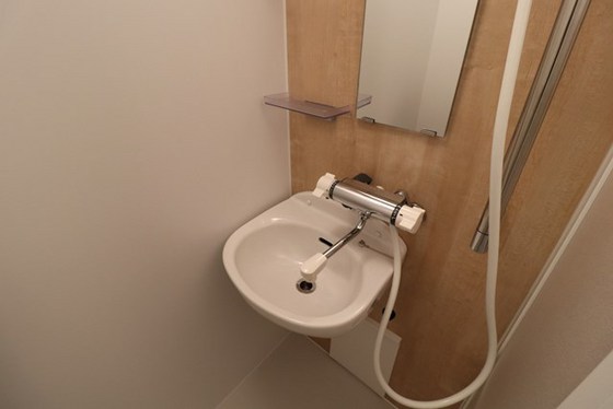 洗面設備　※別号室の写真になります。