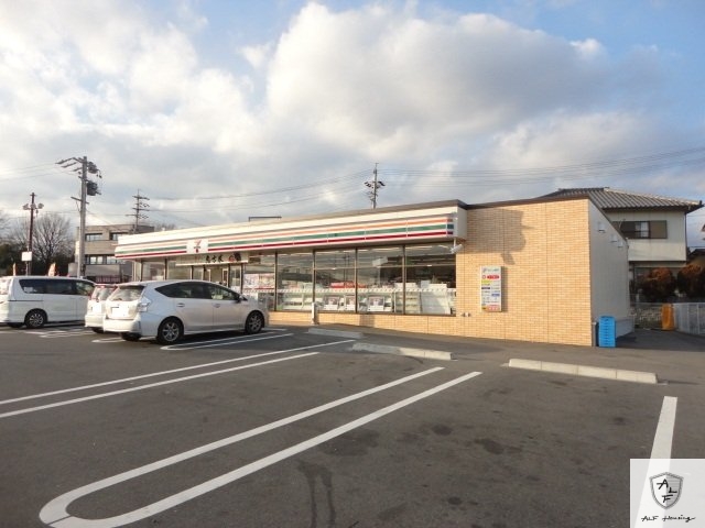 コンビニ　セブンイレブン土岐インター店（コンビニ）まで689m