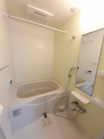 バス・シャワールーム　ゆったり過ごせるお風呂です