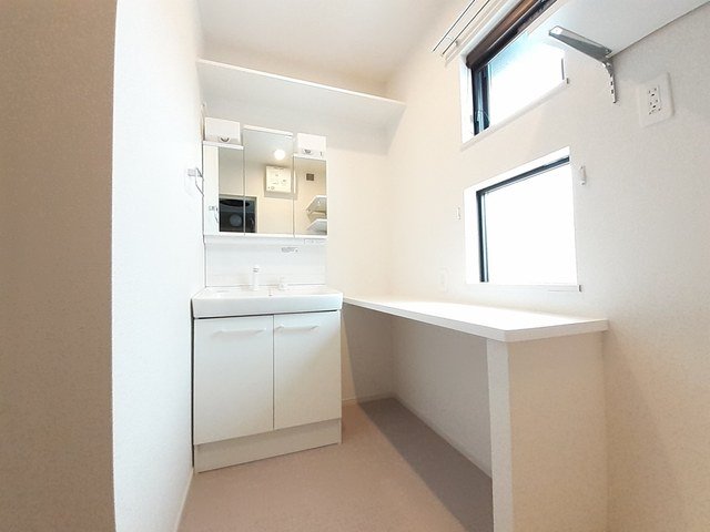 洗面設備　広い洗面スペース