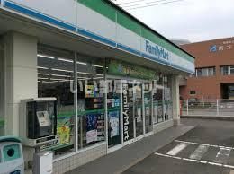 コンビニ　ファミリーマート（コンビニ）まで605m