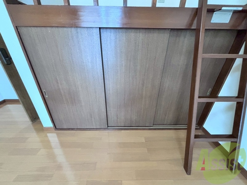 収納　こちらは収納になります。奥行がありますね。