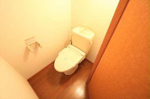 トイレ　温水洗浄便座を完備しており快適な毎日を！