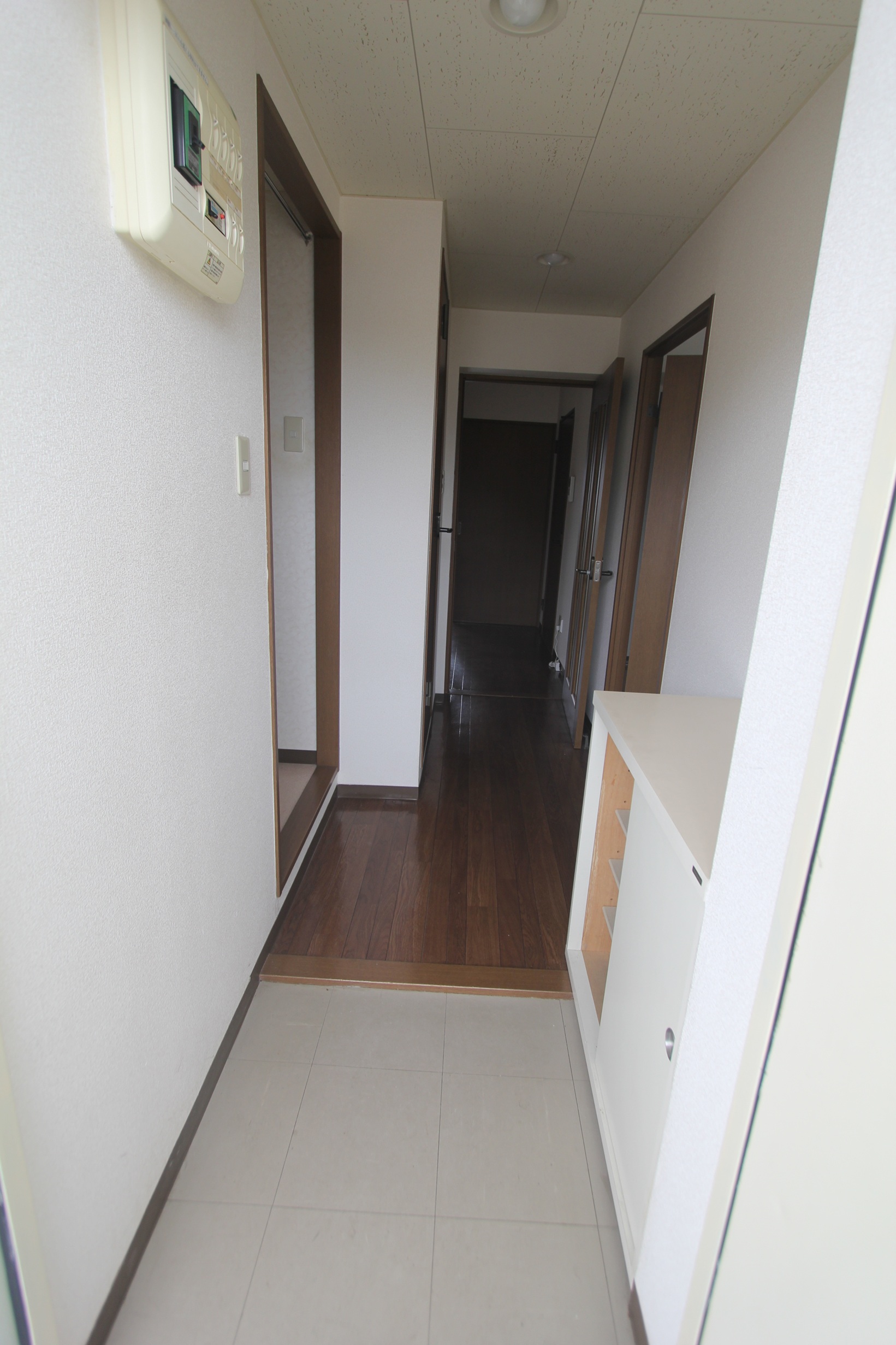 玄関　廊下あり
