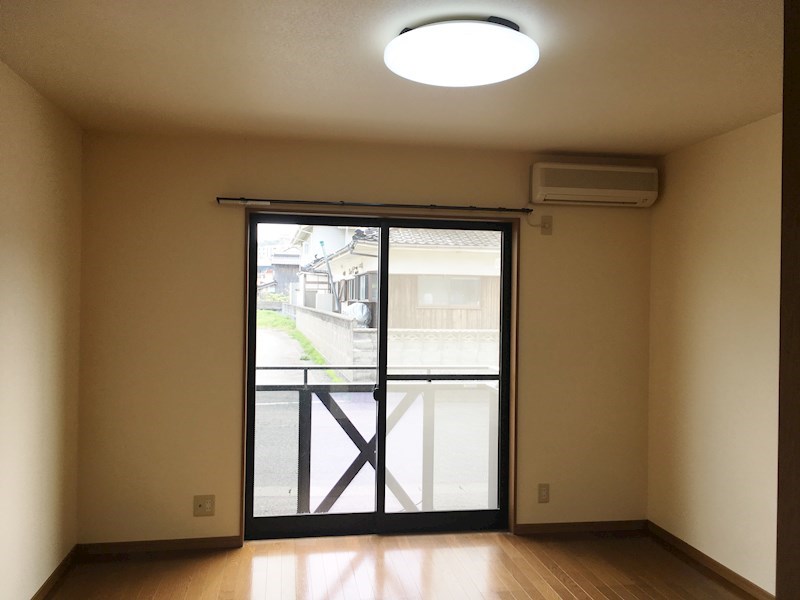 居室・リビング　別室参考画像です