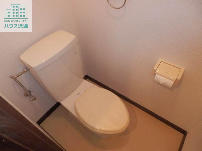 トイレ　※別号室の写真です