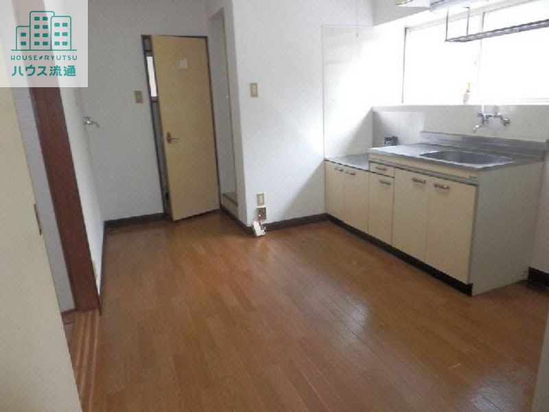 居室・リビング　※別号室の写真です