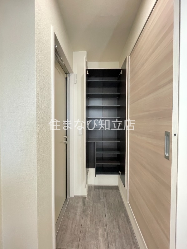 玄関　別部屋写真