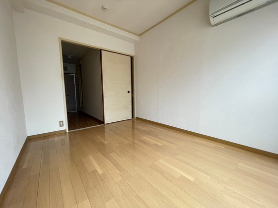 居室・リビング　※別部屋の写真です