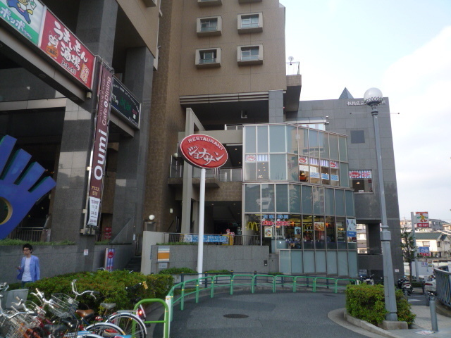 飲食店　ジョナサン成増駅前店（飲食店）まで516m