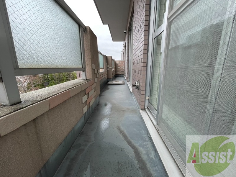 バルコニー　バルコニーです。洗濯物を干したり一息ついたりできますね！