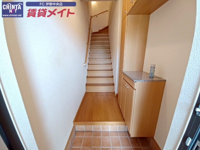 玄関　同型参考写真
