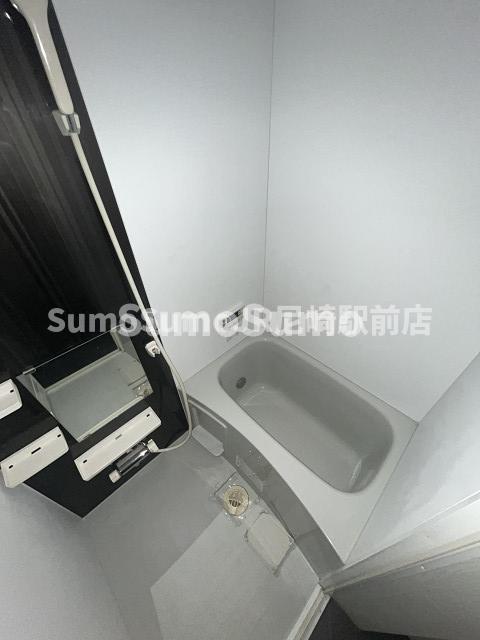 バス・シャワールーム　コンパクトで使いやすいお風呂です