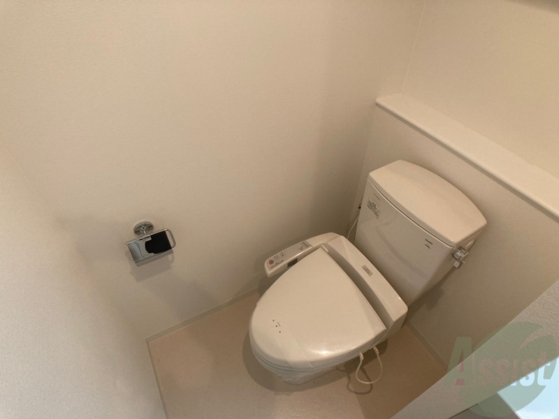 トイレ　ウォシュレット機能がついたトイレです。安心して使用できます。