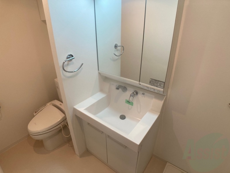 洗面設備　シャンプードレッサー。身支度はここでばっちり。