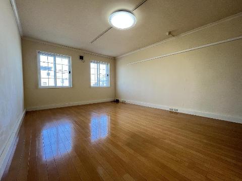 居室・リビング　室内