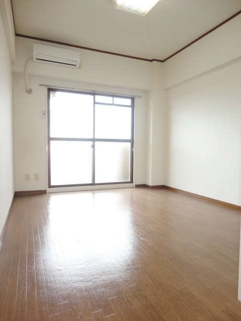 居室・リビング　使い勝手のいい洋室です