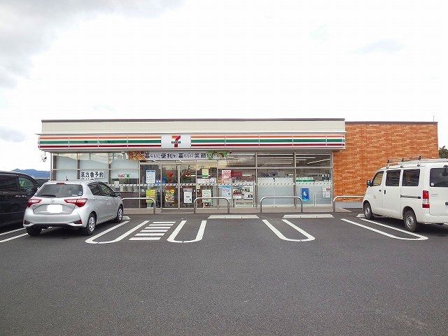 コンビニ　セブンイレブン　羽黒朝日店（コンビニ）まで550m