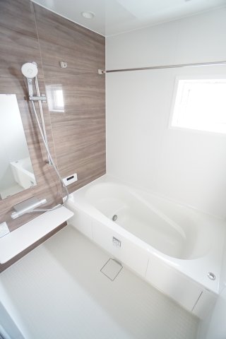 バス・シャワールーム　※同物件・同タイプの写真です。