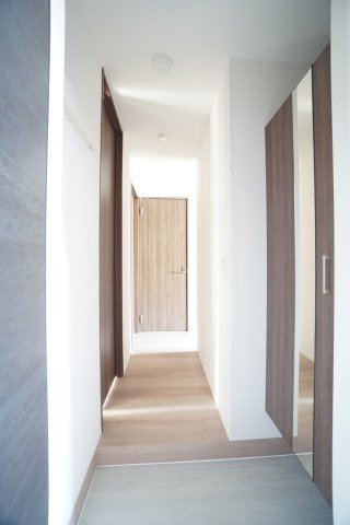 玄関　※同物件・同タイプの写真です。