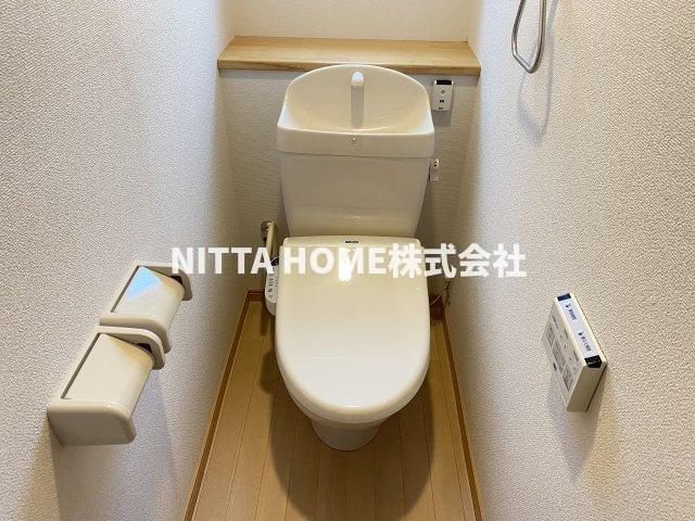 トイレ　温水洗浄便座付きのトイレですよ(^^)/