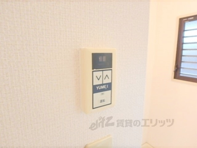 その他設備　給湯器リモコン