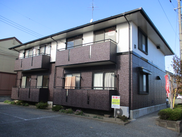 ハイネス瀬山Ｂの建物外観