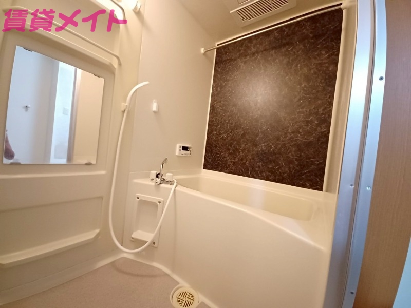 バス・シャワールーム　浴室乾燥機付き