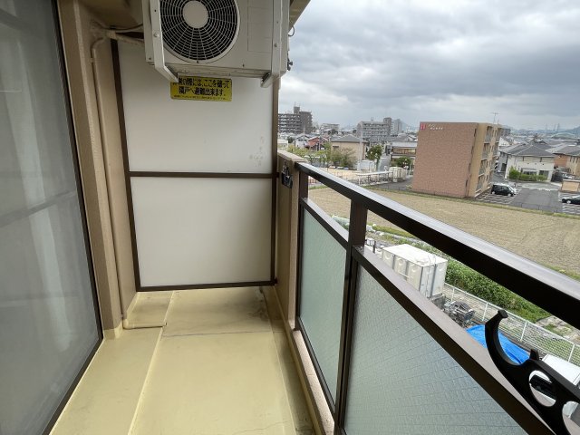 バルコニー　陽当たり良好なバルコニーです