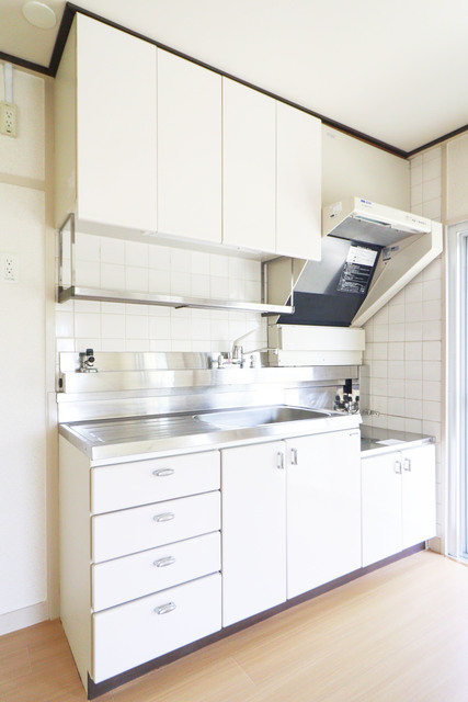 キッチン　コンパクトで使い勝手の良いキッチン