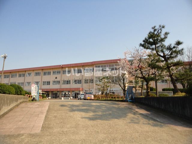 小学校　射水市立中太閤山小学校（小学校）まで650m