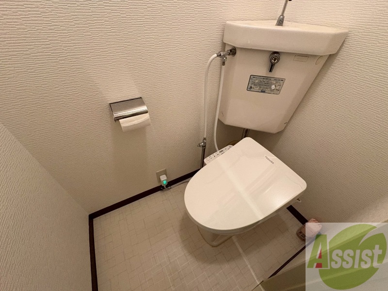 トイレ　トイレです。ウォシュレット付を探している方、おすすめです。