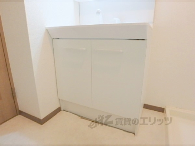 洗面設備　収納