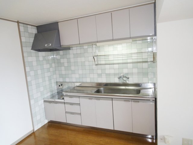 キッチン　同物件別号室