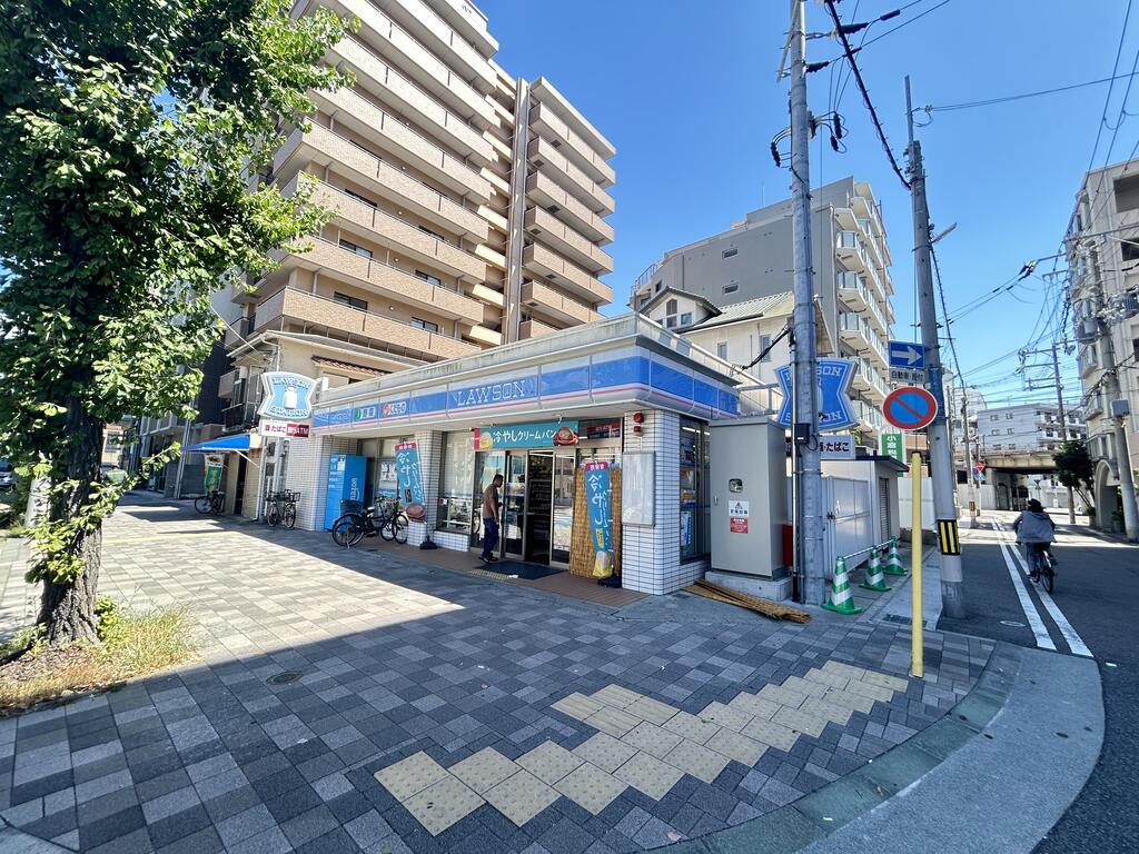 コンビニ　ローソン神戸三川口町三丁目店（コンビニ）まで302m