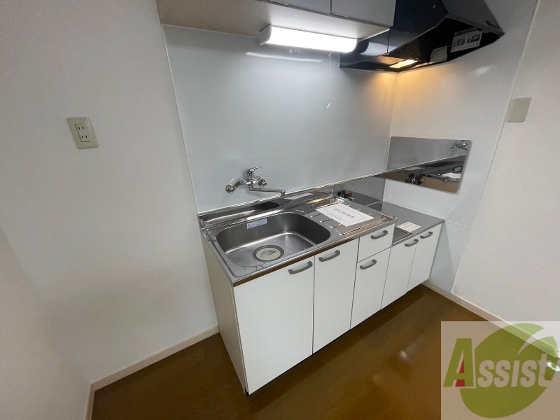 キッチン　こちらはキッチン。調理スペースもあり使いやすそうです。